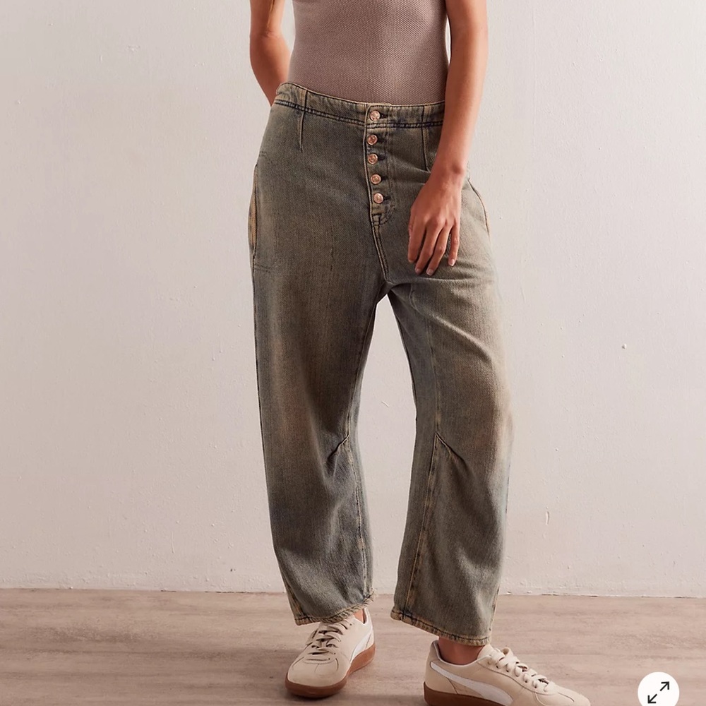 Free People We the Free Osaka Mid Rise Barrel Jeans size 30